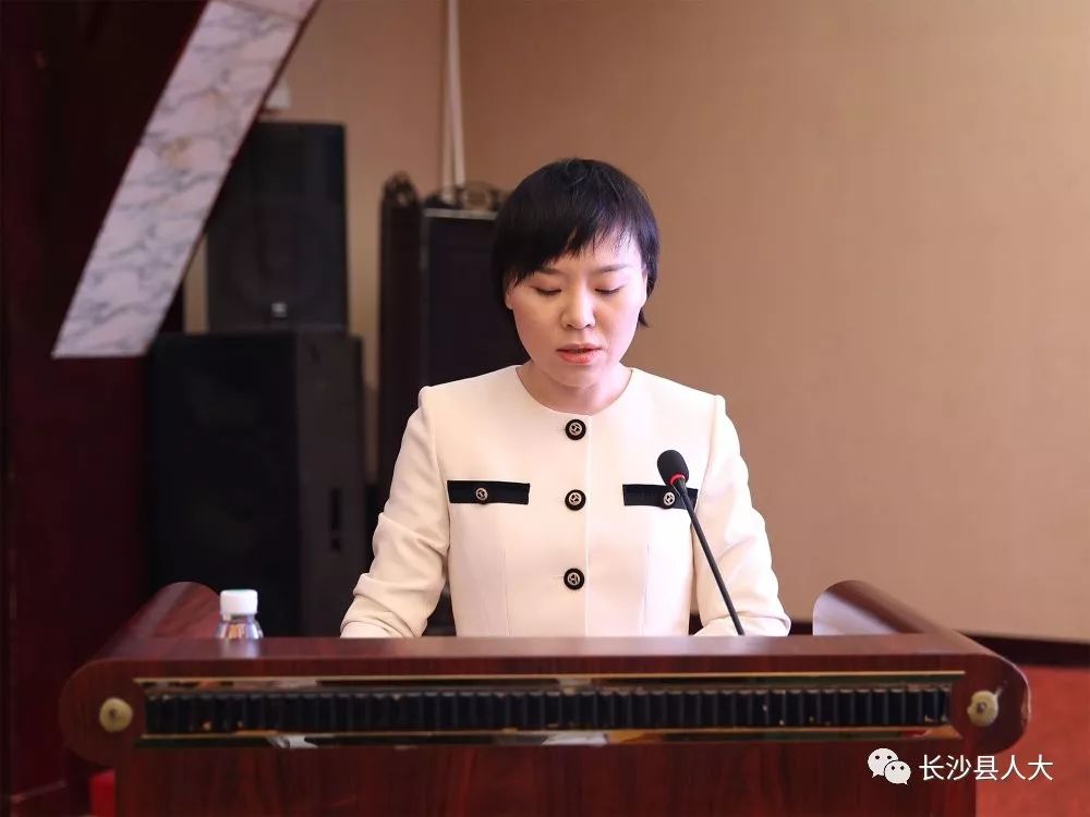 县商务局局长郭贺亭作情况汇报向右滑动显示更多图片