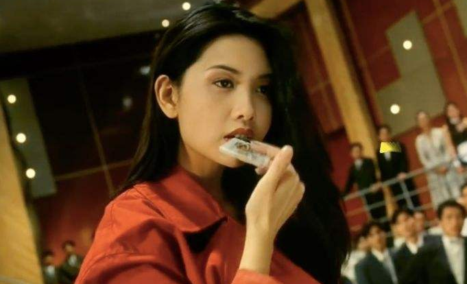 当时邱淑贞虽然演了不少相当讨喜的角色,但还是被同期的关之琳,张敏