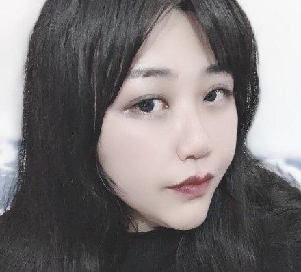 所以不少网友吐槽"乔碧萝殿下"化妆又进步了,"乔碧