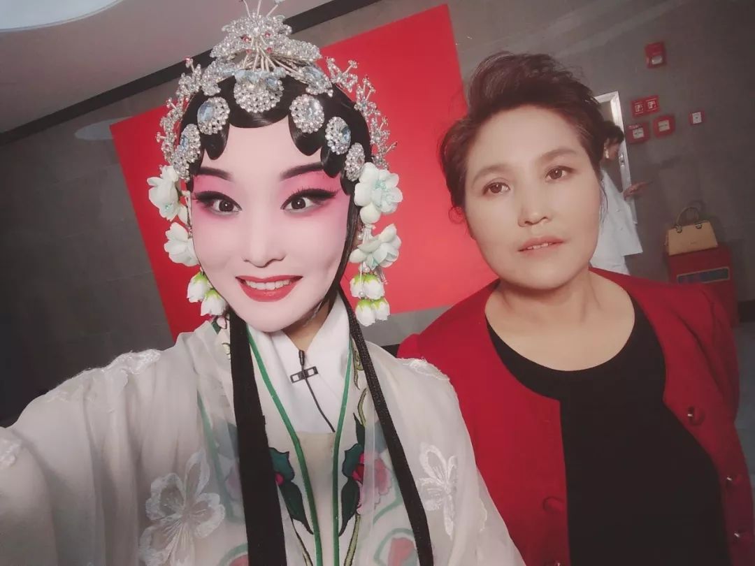 为了让女儿得到更多的锻炼赵延玲到处给聂玉芳争取登