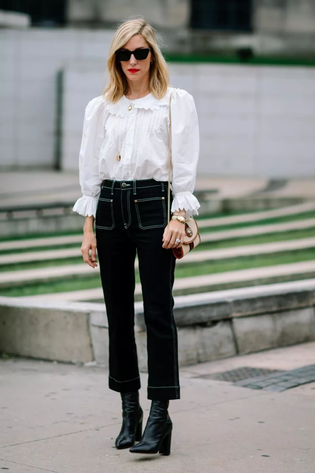 短靴怎么搭衣服?
