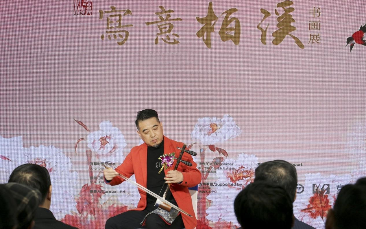 京胡演奏艺术家姚利为大家带来精彩表演中国音乐学院声乐歌唱艺术家李