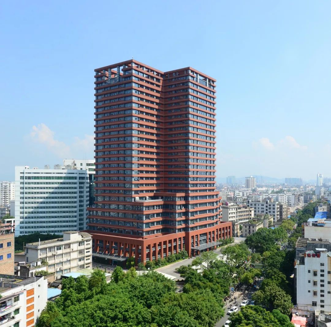 杯"奖,广西建设工程施工科技进步奖,玉林市建设工程"万花楼"杯等奖项