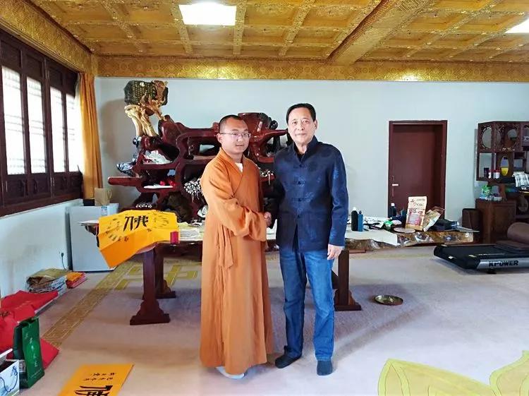 齐白石研究会胡正云会长拜会永庆寺隆道方丈