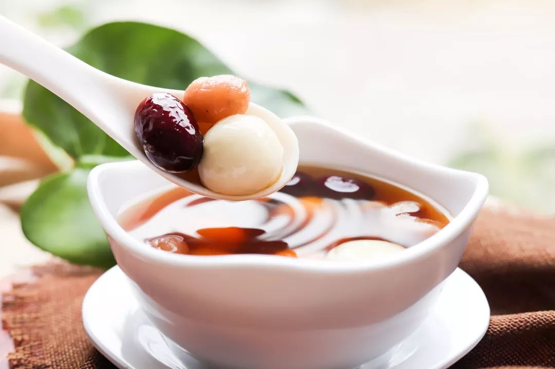 一刻一碗热乎圆滚的汤圆是家的味道汤圆是冬至的必备太阳直射南回归线