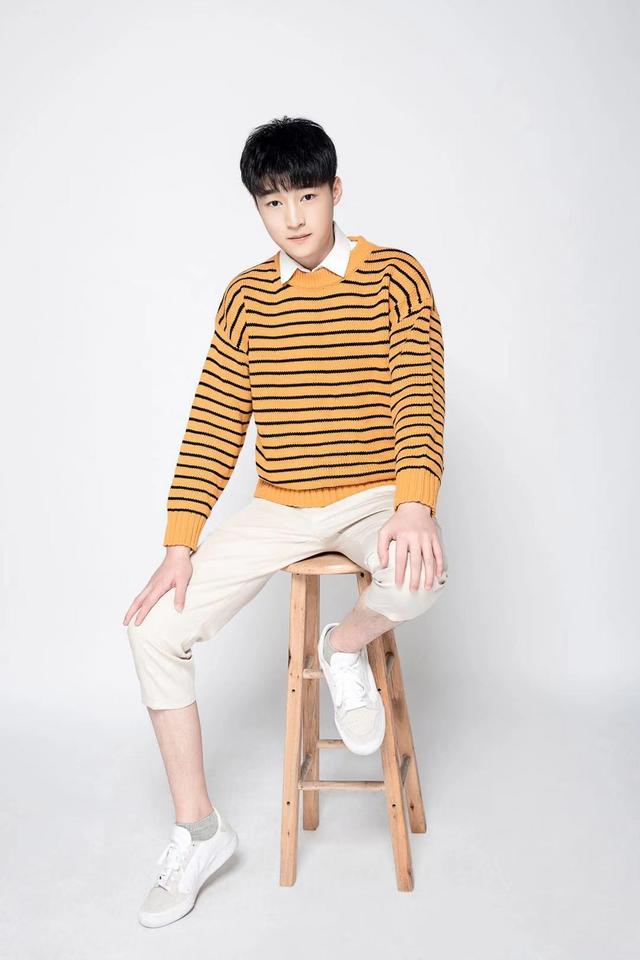 和平精英校长带队pk少东,向日葵完美狙击nice,带粉吃鸡太轻松