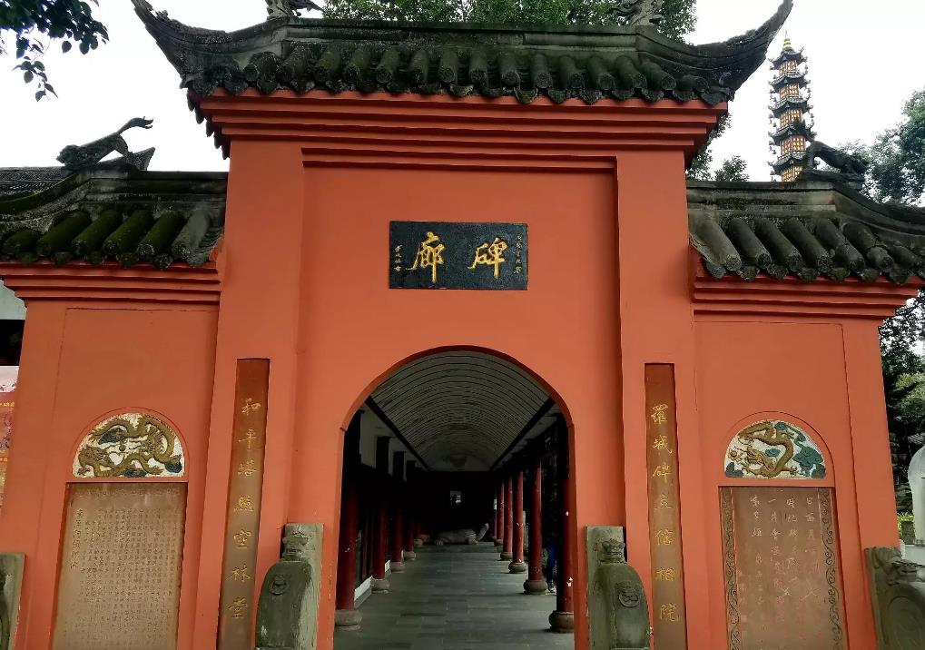 原创四川这座千年古刹,有玄奘顶骨舍利,占地300亩却没门票