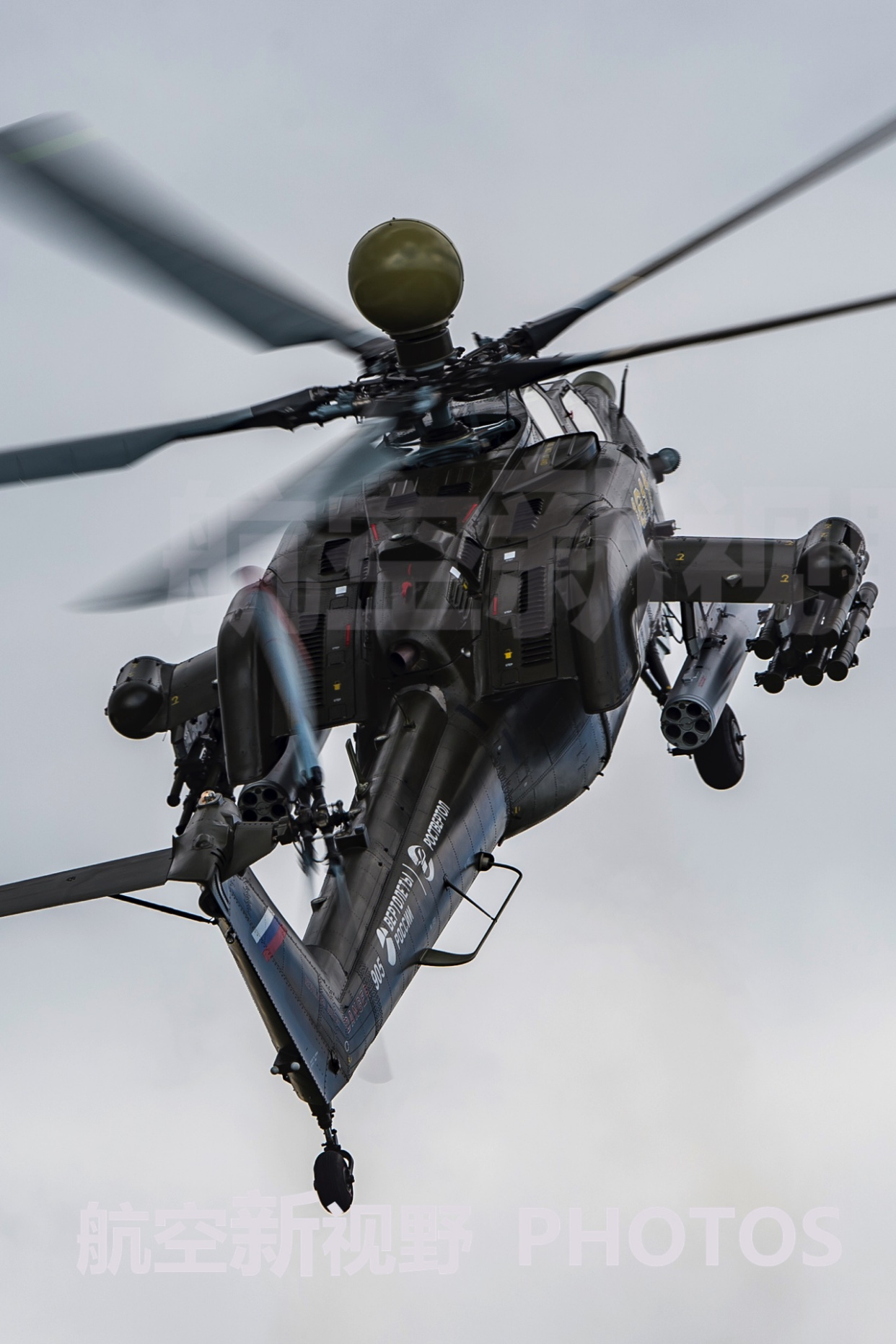 武装直升机竖屏图片