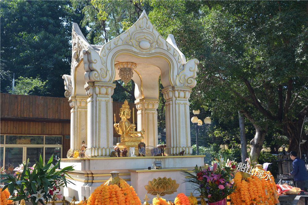 深圳东湖公园万佛禅寺图片