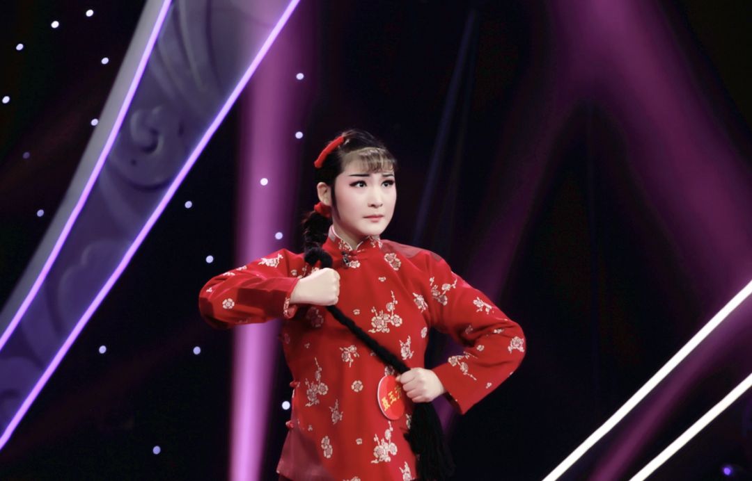 闯进成人组半决赛再回《梨园春》的舞台曾经止步半决赛的聂玉芳四年后