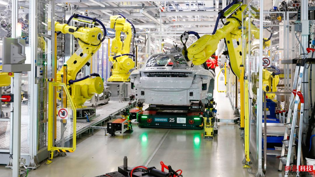 图文并茂为您揭秘德国保时捷电动汽车工厂