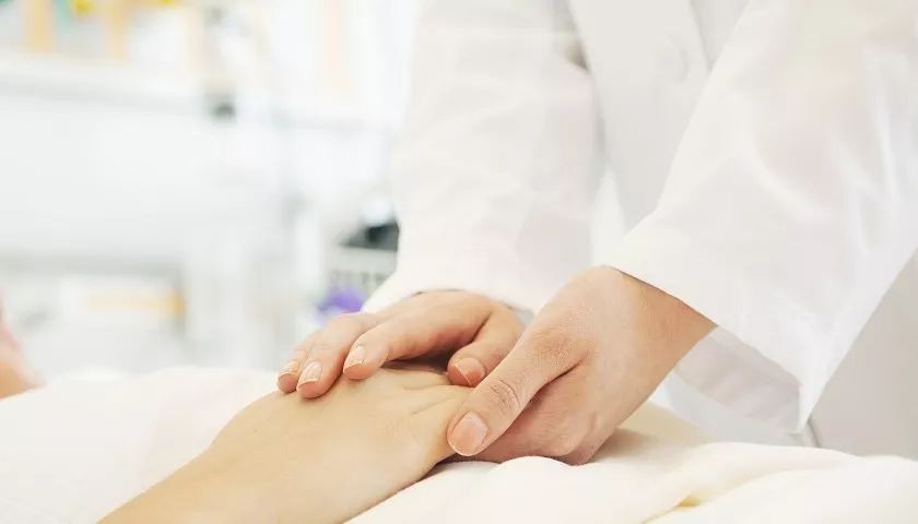 组建了一支由医生,护士,药师,营养师,康复师,音乐治疗师,志愿者,心理