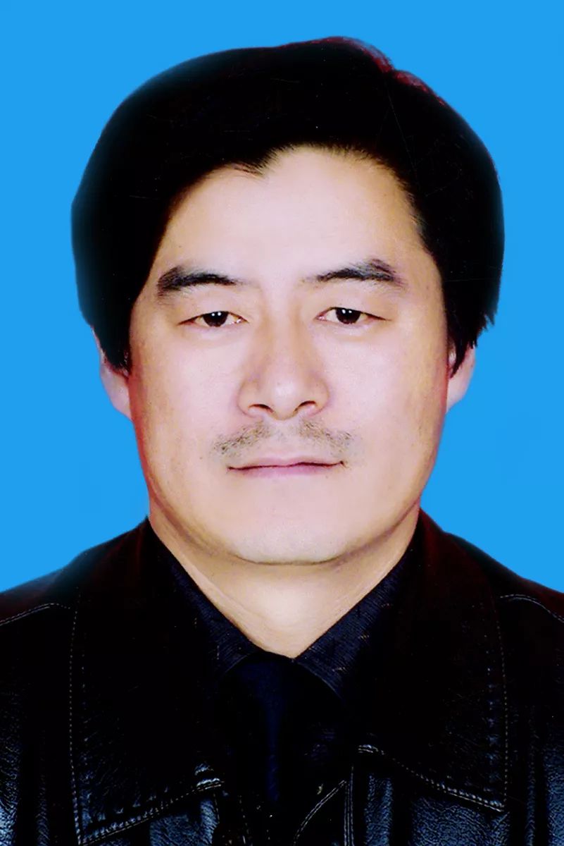 汉族,1969年9月生,中共党员,甘肃镇原人,中央党校大学学历,现任镇原县