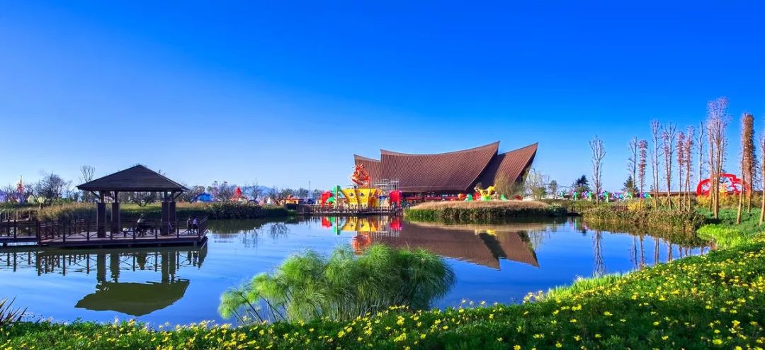 春城秀这一抹昆明蓝火爆朋友圈