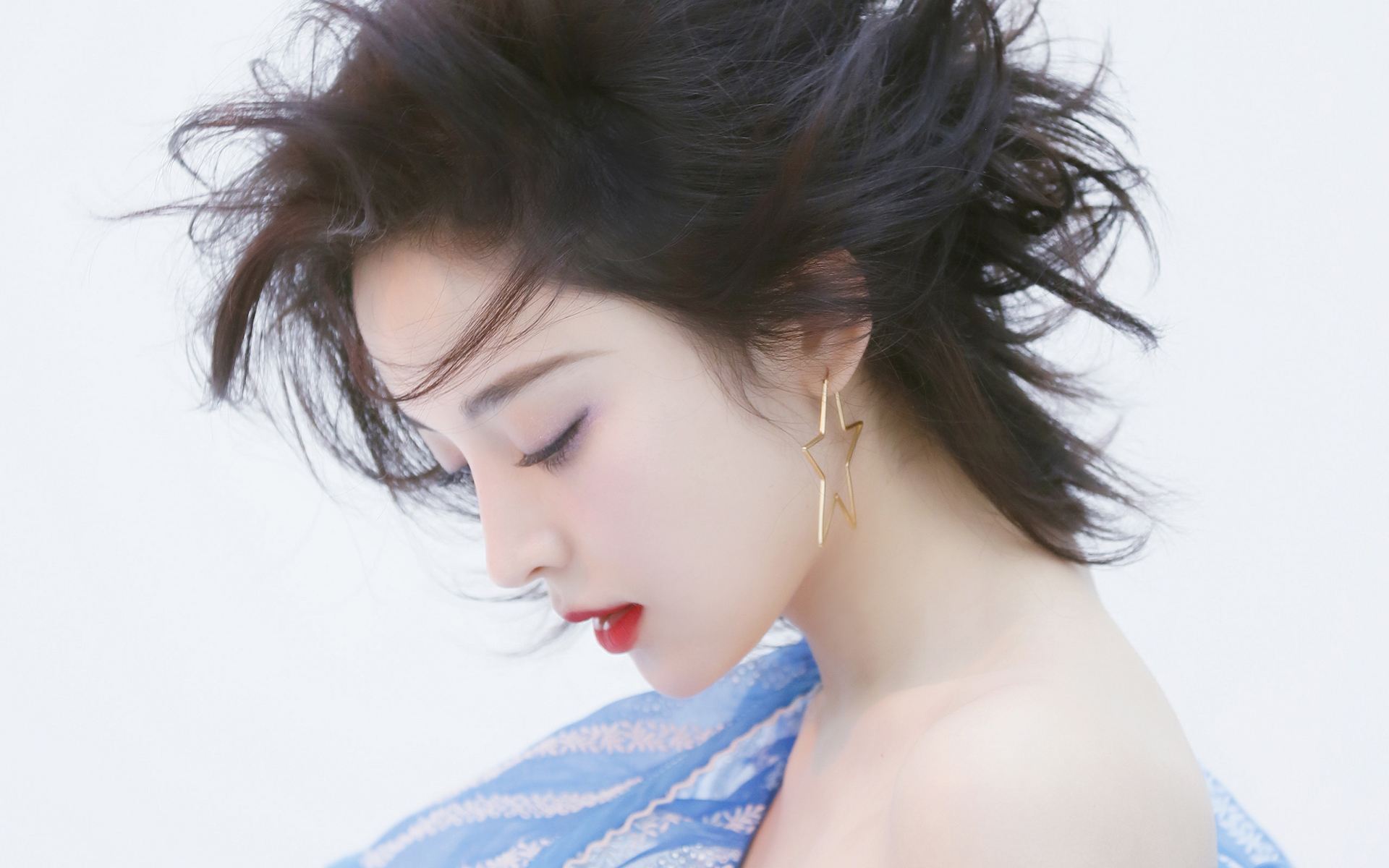 杨幂的侧脸,baby的侧脸,赵丽颖的侧脸,5位侧颜女神谁更好看?_郑爽