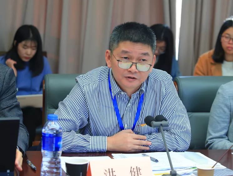 洪 健,厦门市税务局货劳处处长陈松青,厦门市税务局法规处处长72