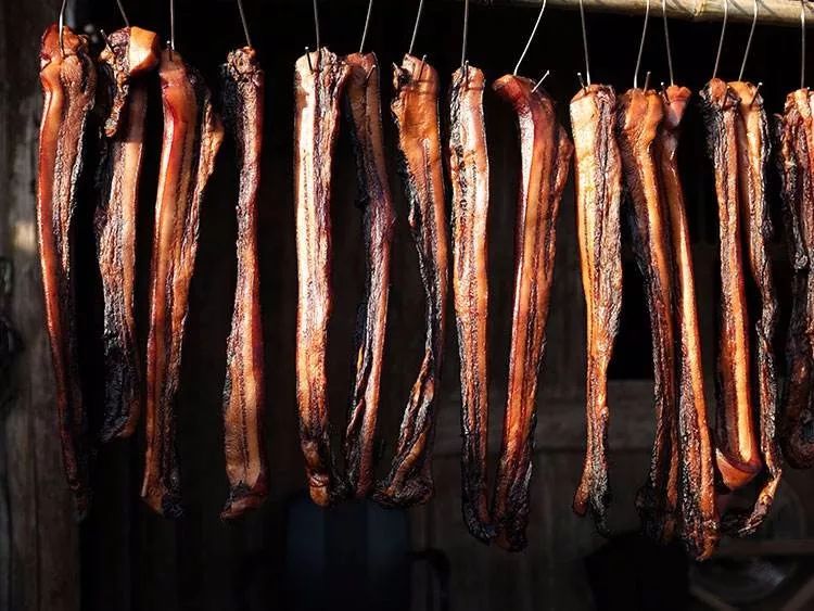 风大晴好晒肉啦今年阳台挂酱油肉的龙港人都是大户人家