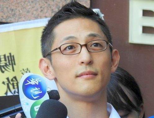 原创台北市三选区"双帅"对决,蒋介石曾孙领先吴怡农9%