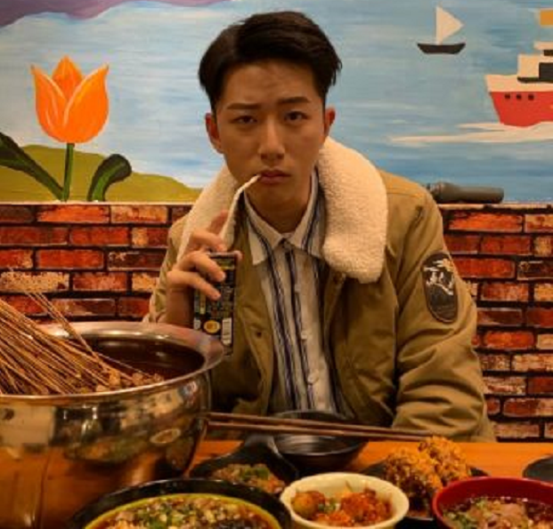 大胃王浪味仙原来是男的18岁照片被疯传颜值不输韩国欧巴