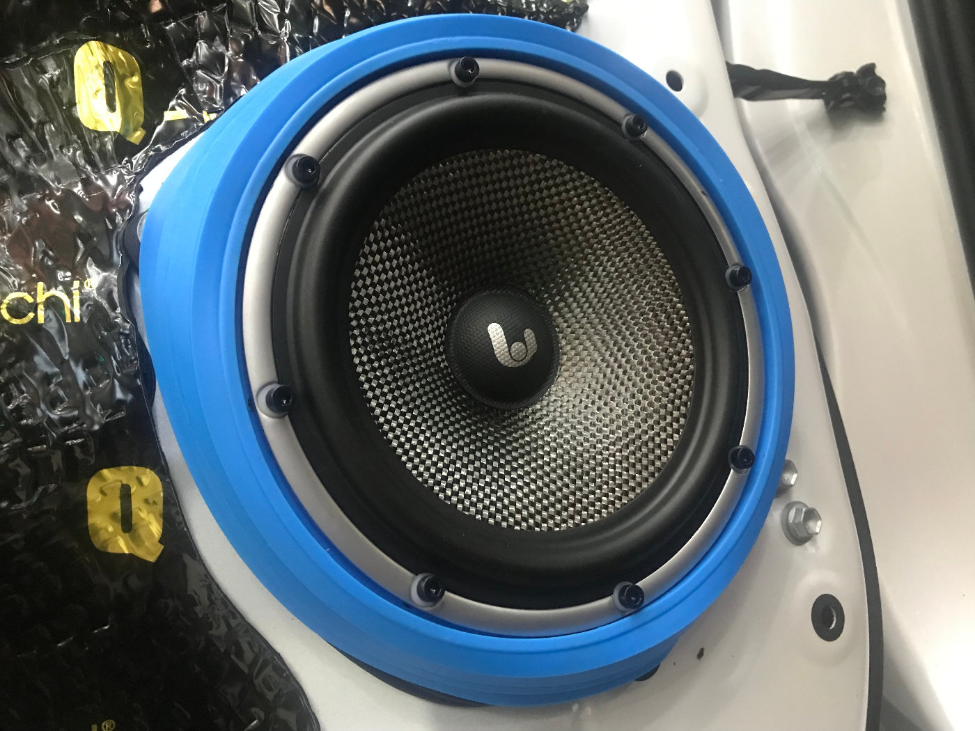 雷克萨斯升级诗芬尼音响 沈阳追日汽车音响改装俱乐部