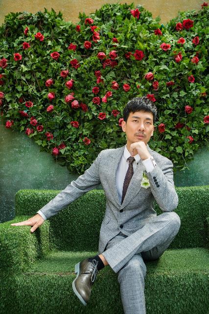 导演王洋扎根生活 电影《小中年》冬日暖人心