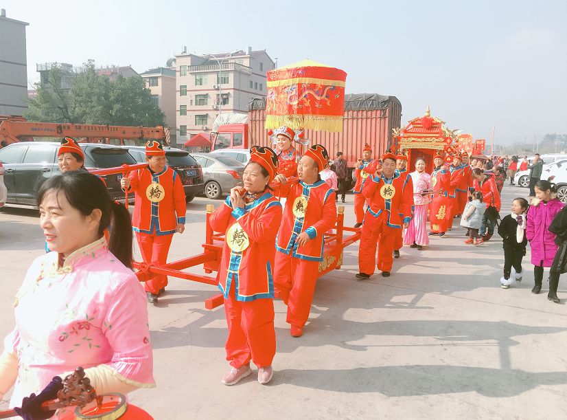 热1八抬大轿十里红妆銮驾仪仗队都在这里亮相视频