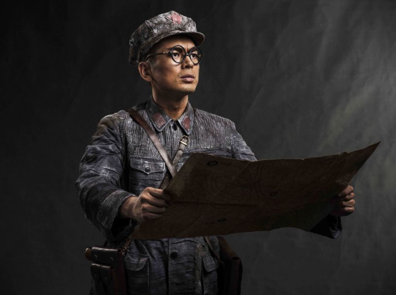 理事,中国民族男高音艺术研究会常务理事,声乐硕士,师从龚小平教授