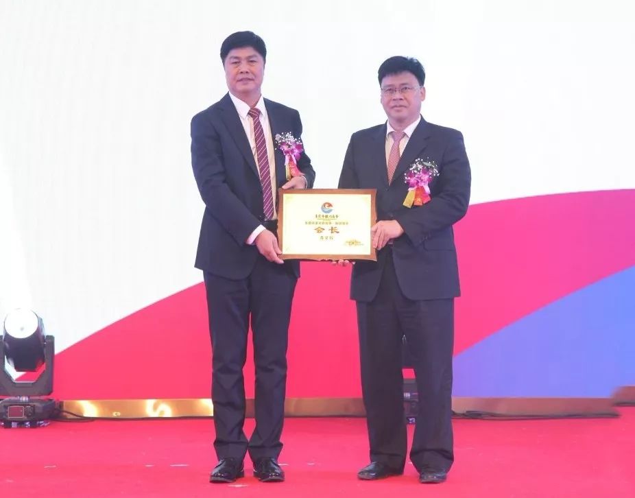 龙川600多名优秀乡贤齐聚东莞,共商家乡发展!_黄添胜