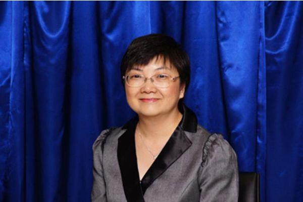 近日有报道,香港九龙城文理书院一名学生在该校举办陆运会时,无视法纪