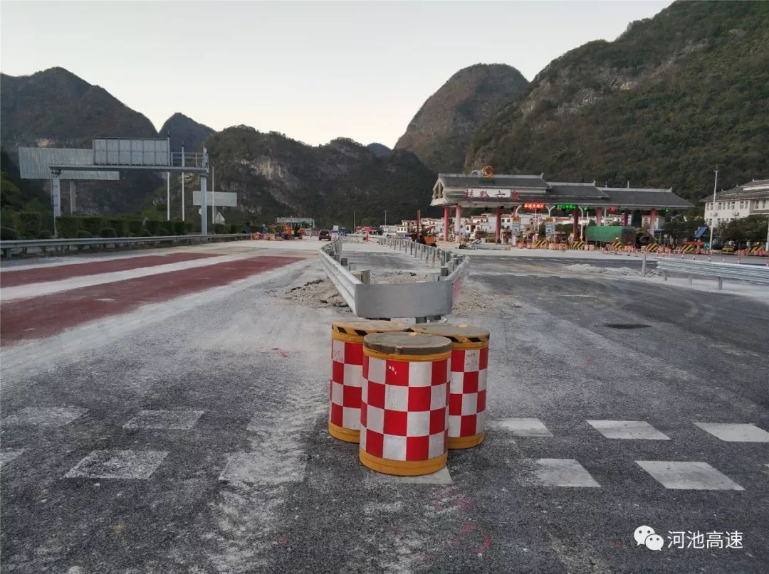 南丹桂黔六寨省界收费站完成第一阶段物理拆除及路面恢复工程