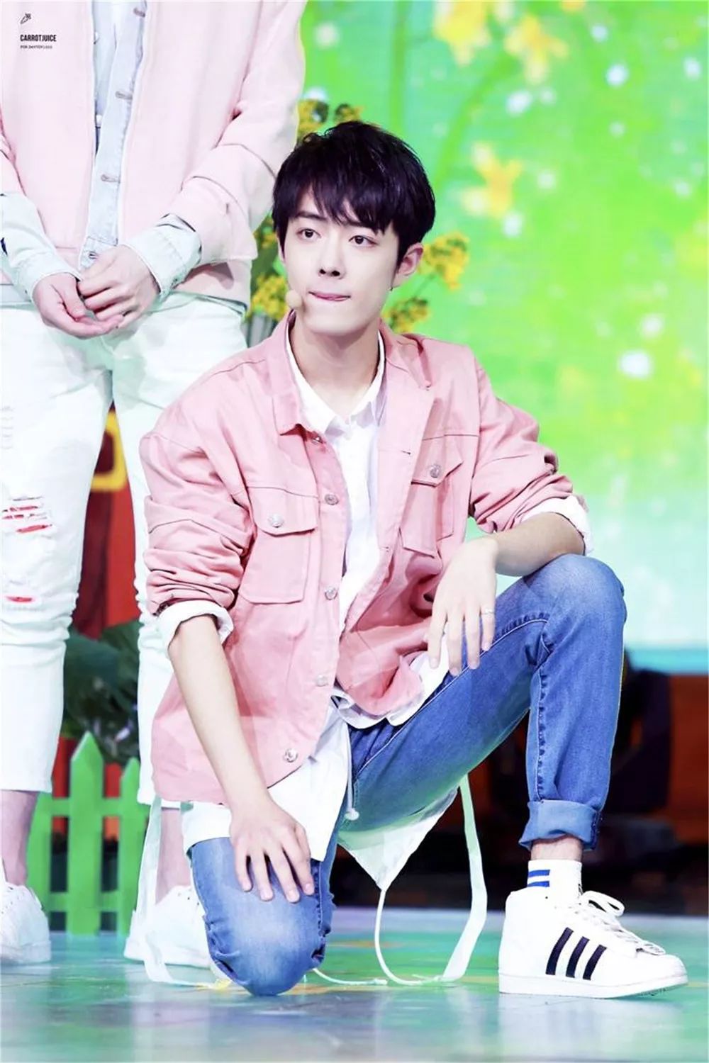 肖战穿衣图鉴救命我被这男孩的衣品治愈了