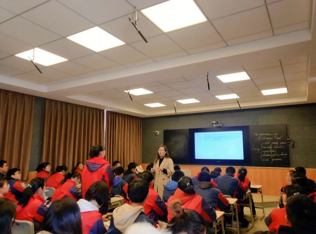 古井中学杜业飞老师和金升外国语实验学校伍亚梅老师就学校层面的课外