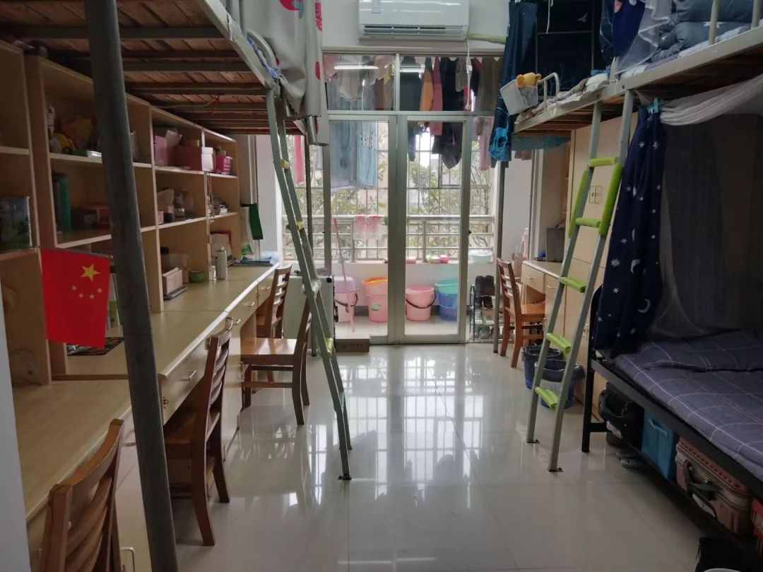 我们来自东湖二栋北215,我们的故事未完待续…——湖南