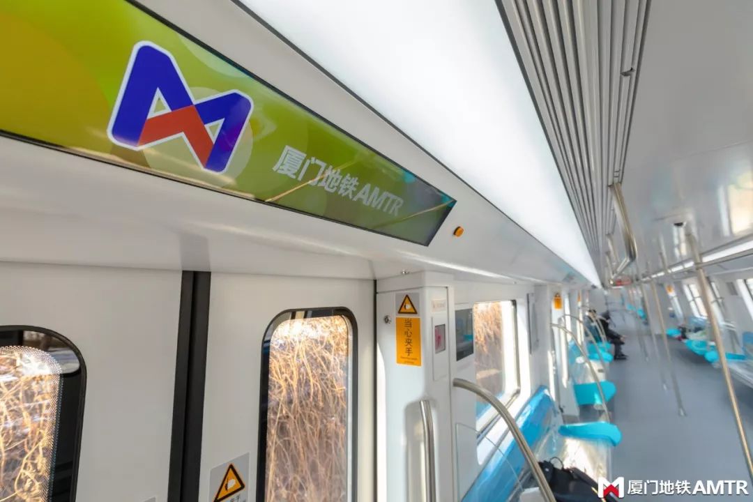 厦门地铁3号线电客车亮相创交付速度最快纪录