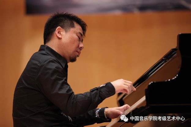 关于中国音乐学院考级艺术中心在北京地区举办爵士钢琴专业培训班的