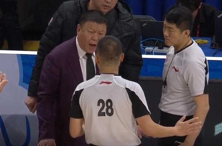 原创权威人士发言28号裁判汪梅吹罚流程存问题疏忽还是别有用心