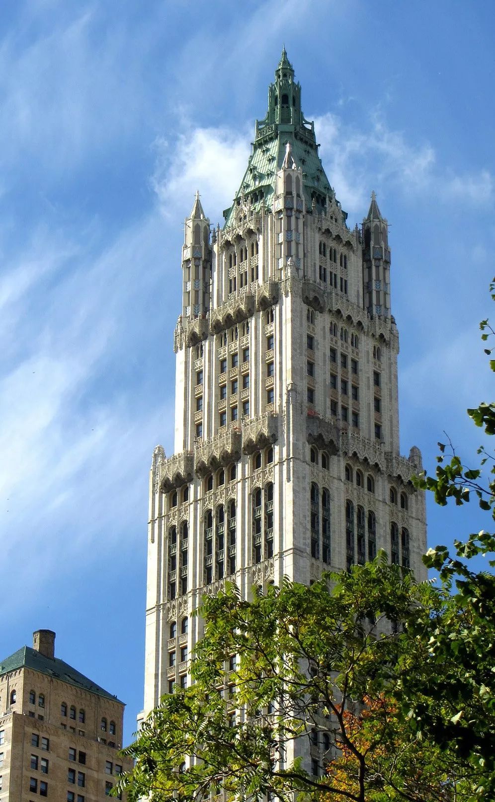 新的穆氏纽约办公室选址在纽约的地标建筑伍尔沃斯大厦,它是纽约最