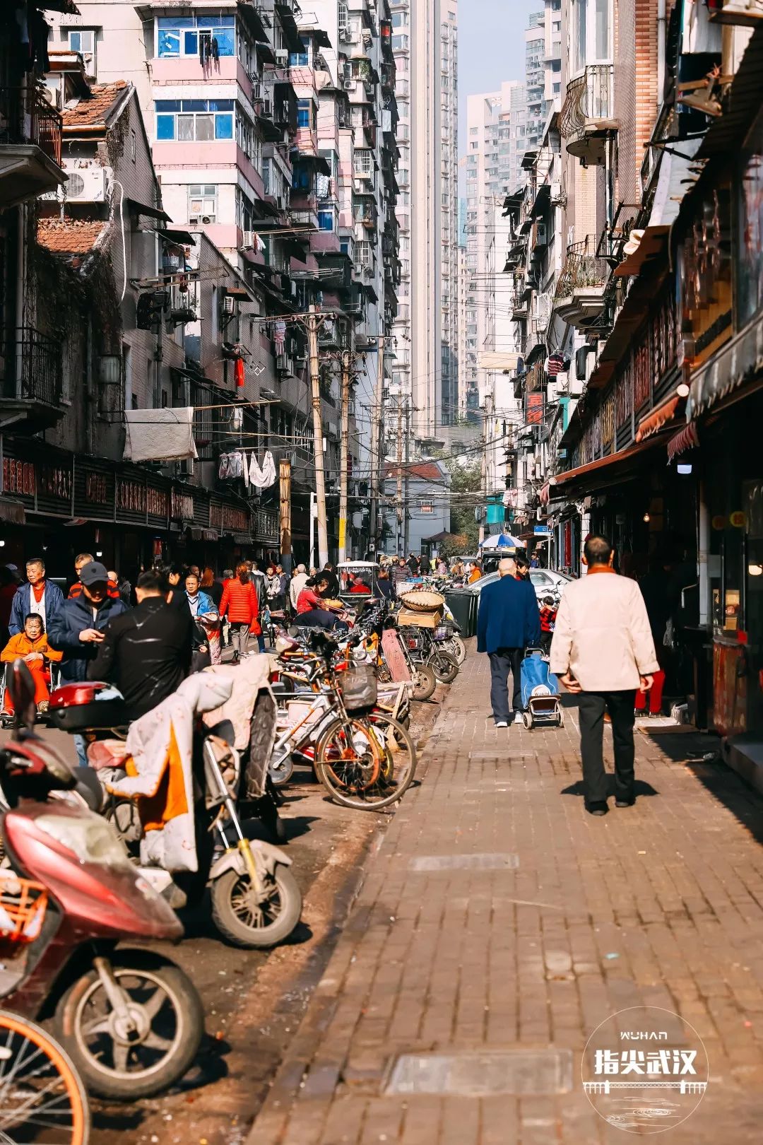 钻进这些以姓氏为名的馆子里每一口都是武汉的市井风情