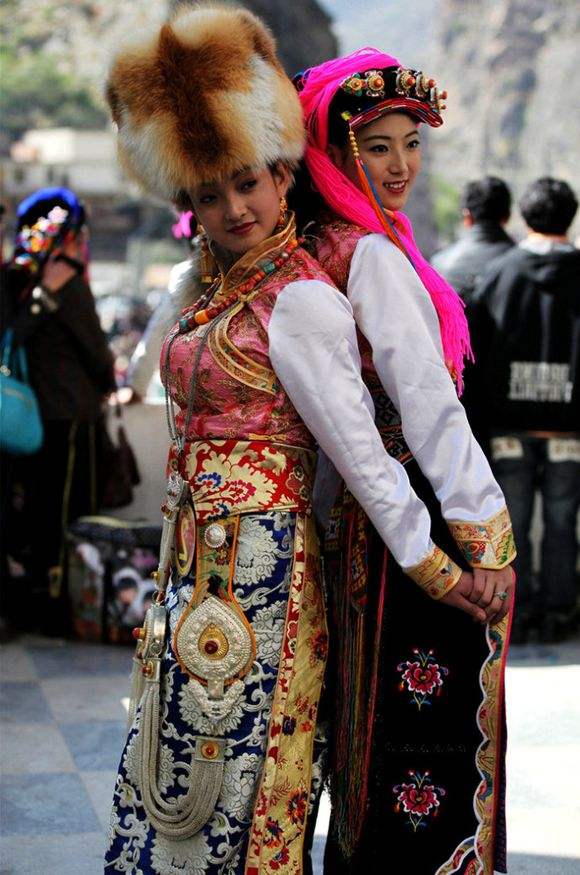 原创今天,这2个地方还能见到西夏的女人?1个叫美女县;1个叫美人谷