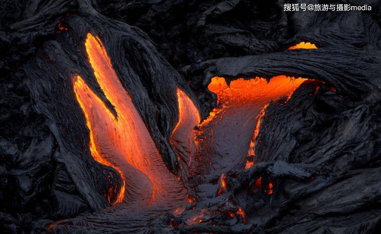 實採夏威夷大島岩漿徒步旅行近距離接觸岩漿觀看大自然的奇觀