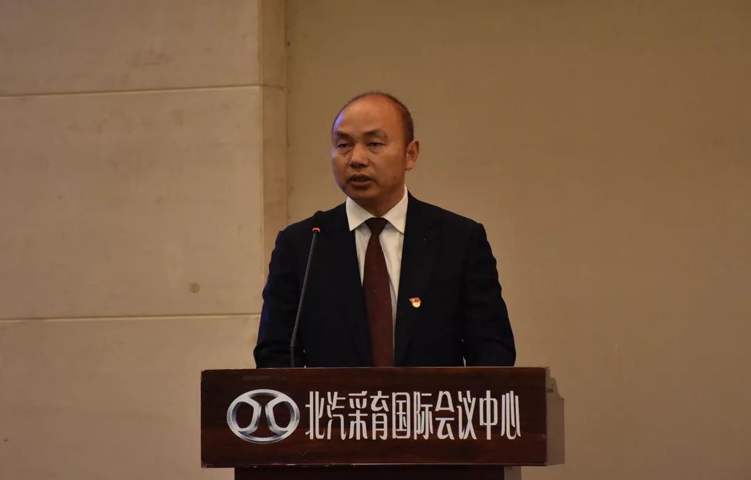 典礼上,五建集团党委书记,第四期"鲲鹏训练营"校长韩吉顺做总结讲话