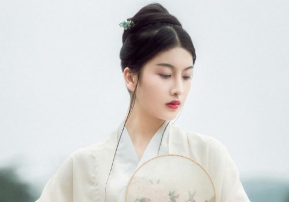 现在流95的93字刘海和96须刘海,98部分都是在古装造型中出现