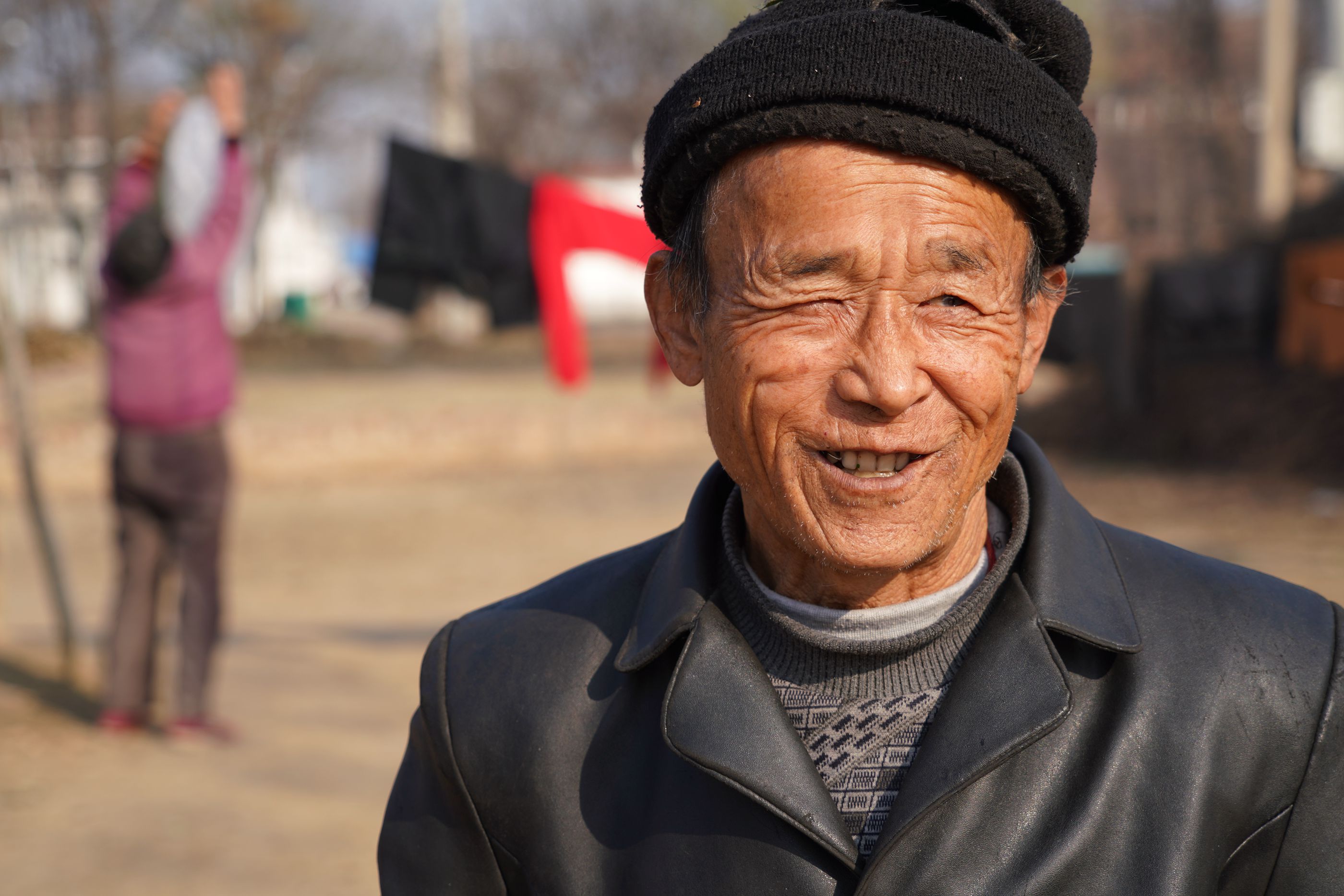 他从安徽来到河南,给1个农村女人打工30年,看生活成啥样_大叔