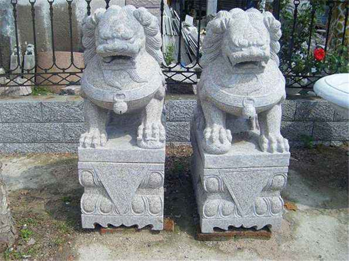 小石雕狮子在生活中的应用