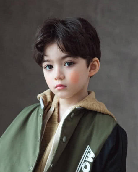 韩国混血小男孩图片