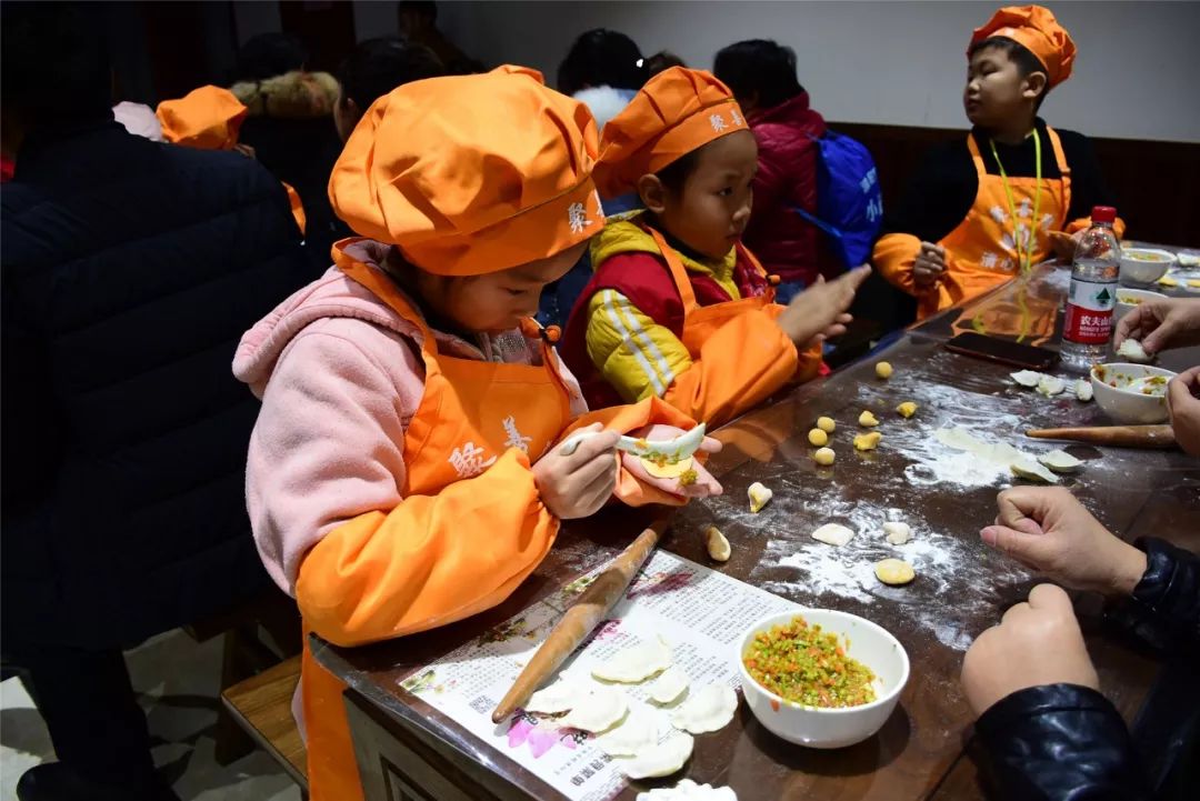 【精彩回顾】我是小厨神~亲子包饺子