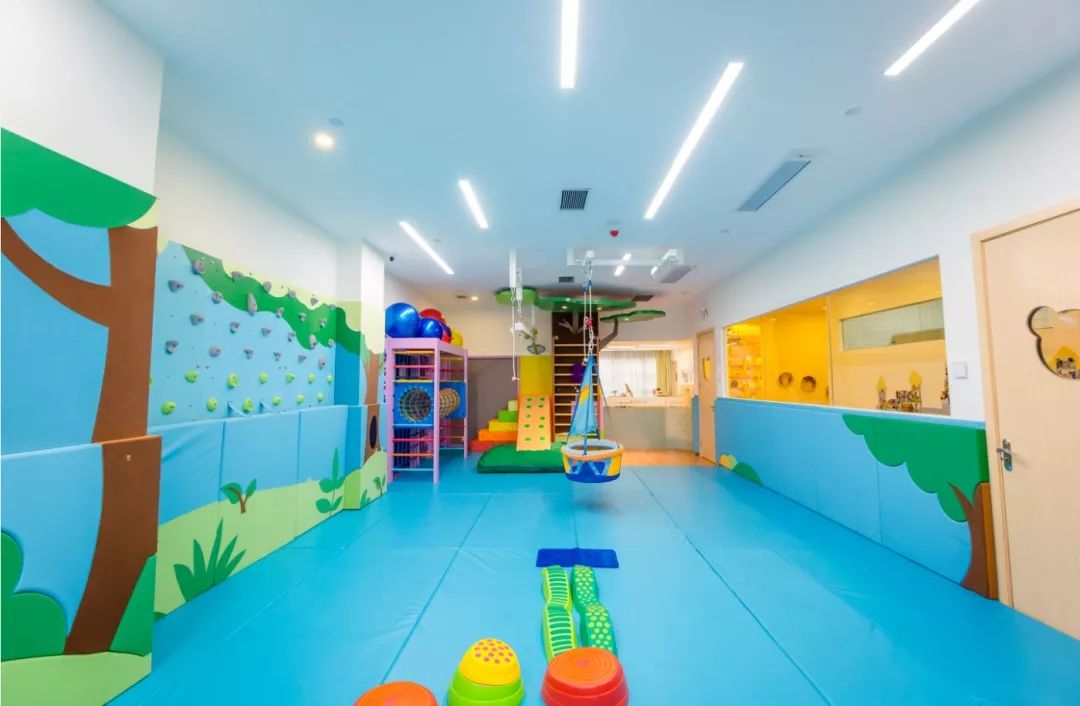 感统室看起来好像孩子的游乐场呀关于感统室你看懂了吗