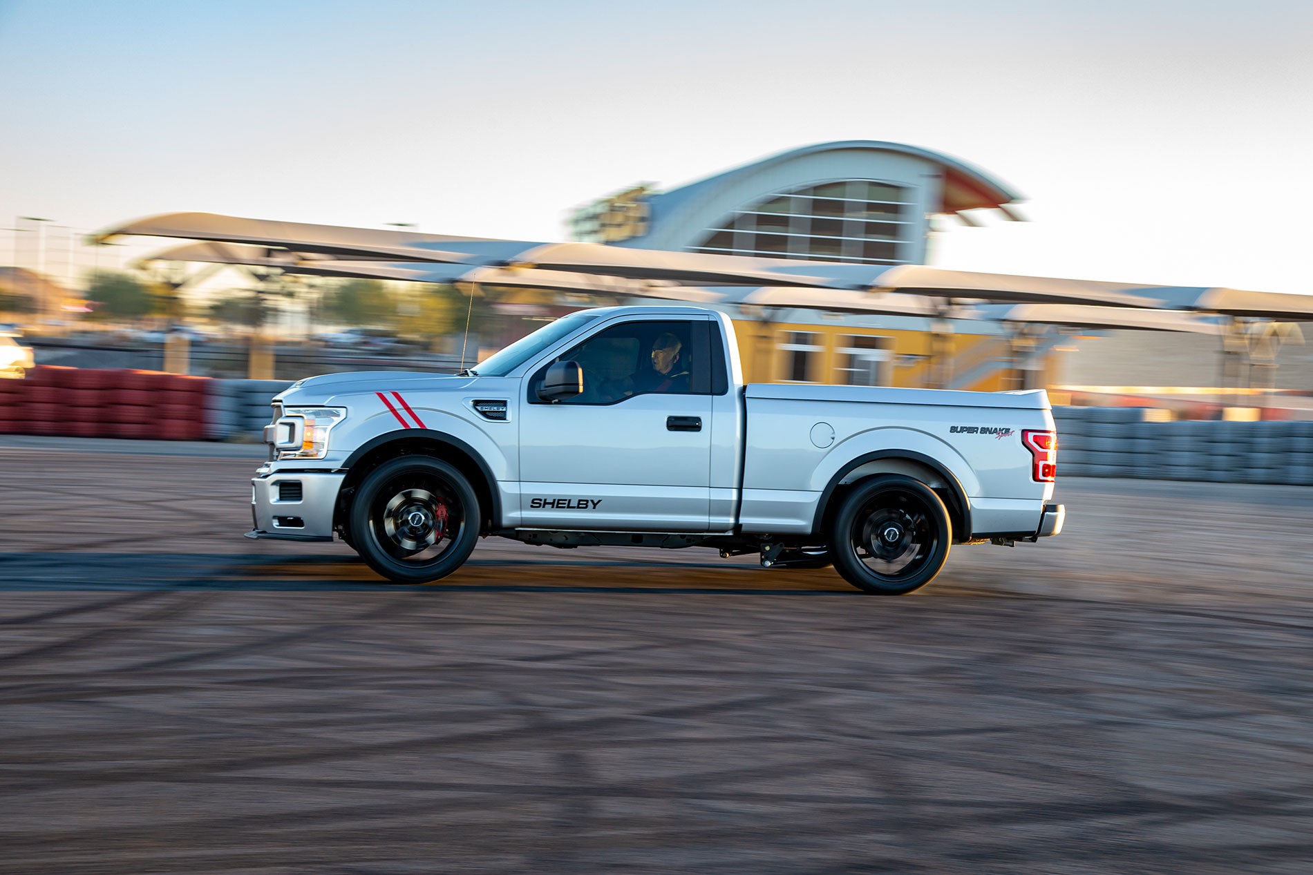 shelby推出高性能版f150皮卡凶猛坦克可达770hp