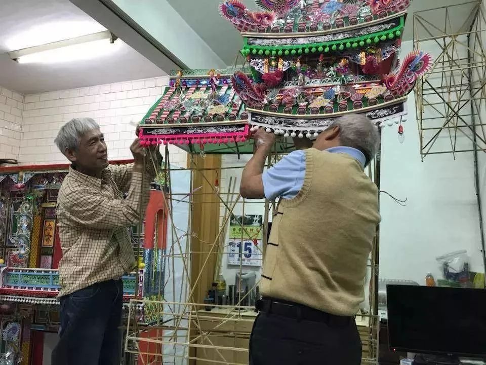中国人做的纸扎,竟登上了巴黎设计周还被法国的博物馆收藏!