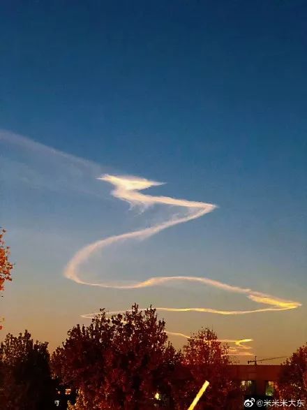 拍下一片飞龙形状的祥云被"飞龙在天"的美景"霸屏"河北不少地方的天空